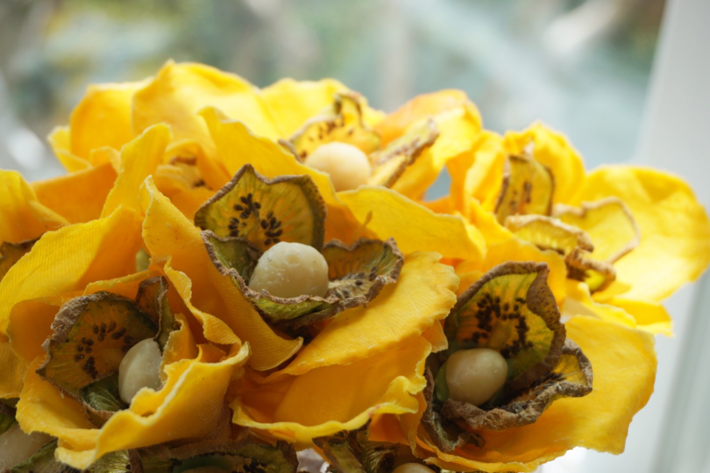 Mango & Kiwi Rose Bouquet — 3