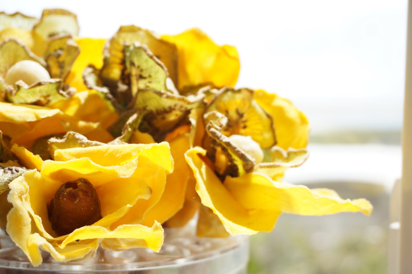 Mango & Kiwi Rose Bouquet — 6